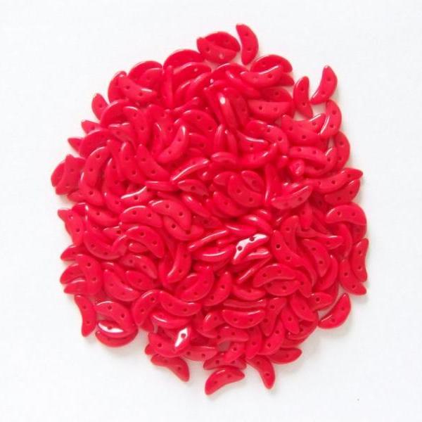 Gibigyongy.hu - Crescent 3x10 mm Opaque Red 93200