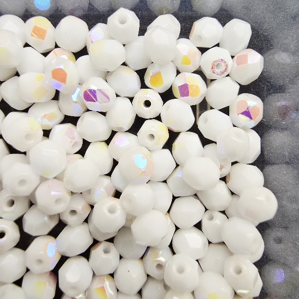 Gibigyongy.hu - Cseh Csiszolt 4 mm X03000 Snow White AB