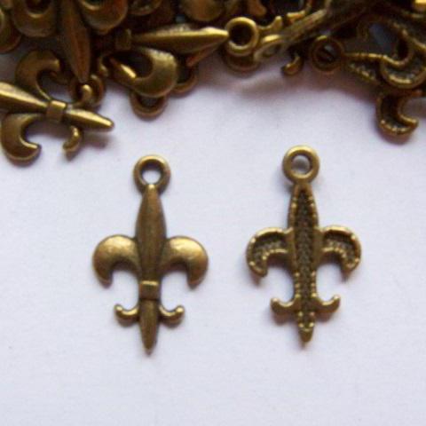 Gibigyongy.hu - Medál Fleur de lis bronz M100-2