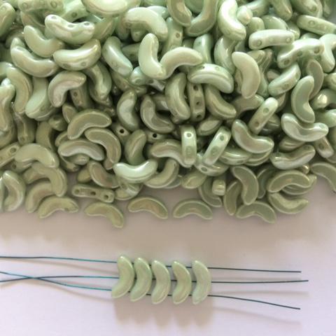 Gibigyongy.hu - Arcos® par Puca® 5x10 mm 03000 14457 Opaque Lt. Green Luster