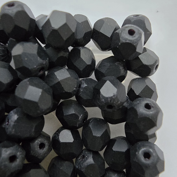 Gibigyongy.hu - Cseh Csiszolt 6 mm M23980 Jet Matt