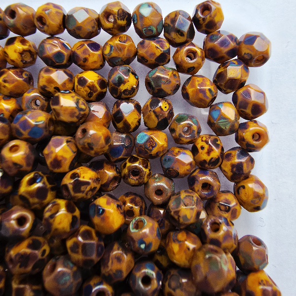 Gibigyongy.hu - Cseh Csiszolt 4 mm T93110 Opaque-Yellow Picasso