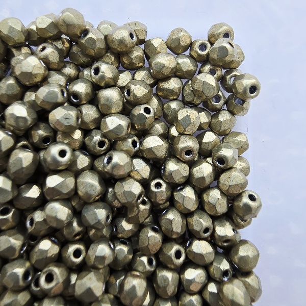 Gibigyongy.hu - Cseh Csiszolt 3 mm 08A05 Sueded Gold Cloud Dream