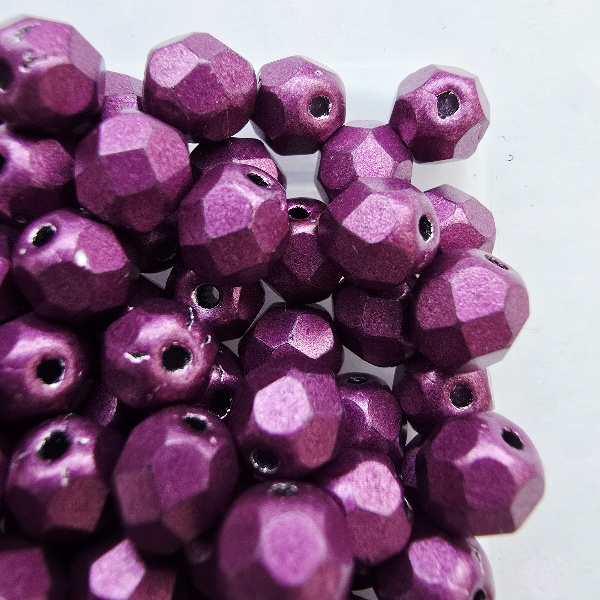 Gibigyongy.hu - Cseh Csiszolt 6 mm 08A04 Sueded Gold Fuchsia Red