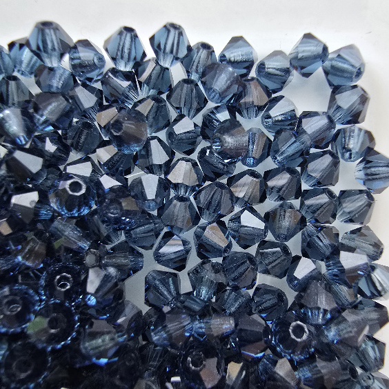 Gibigyongy.hu - PRECIOSA csiszolt kúpos 4 mm Montana