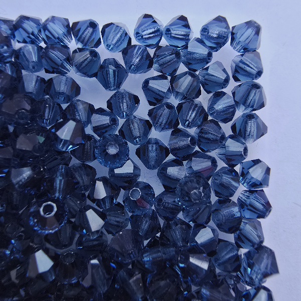 Gibigyongy.hu - PRECIOSA bicone gyöngy 4 mm Montana