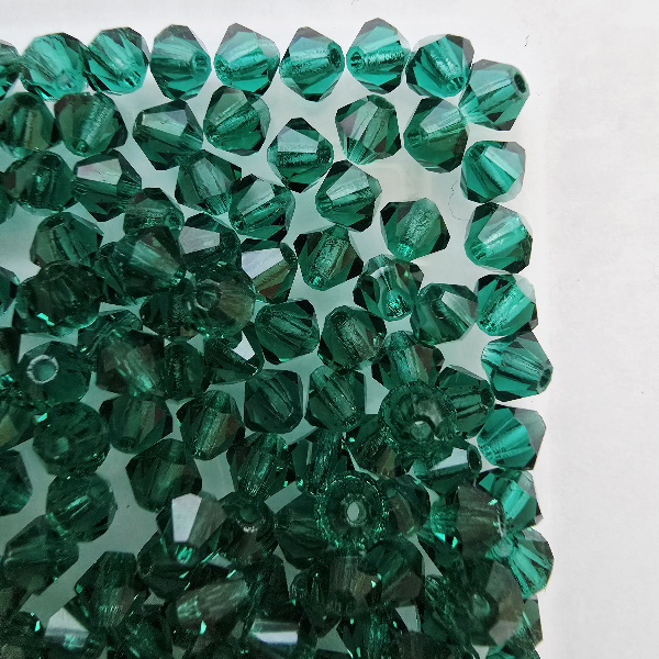 Gibigyongy.hu - PRECIOSA bicone gyöngy 4 mm Emerald