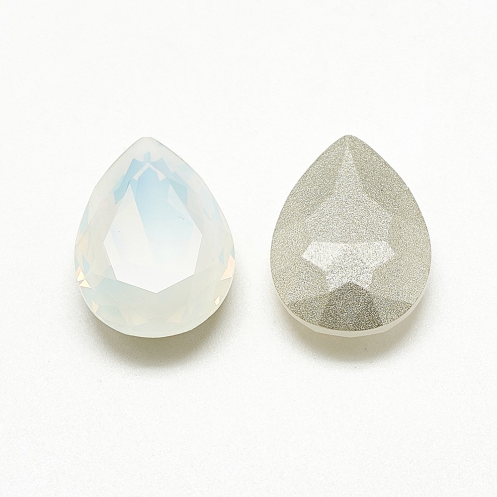 Távol-Keleti Teardrop 10x14 mm White Opal