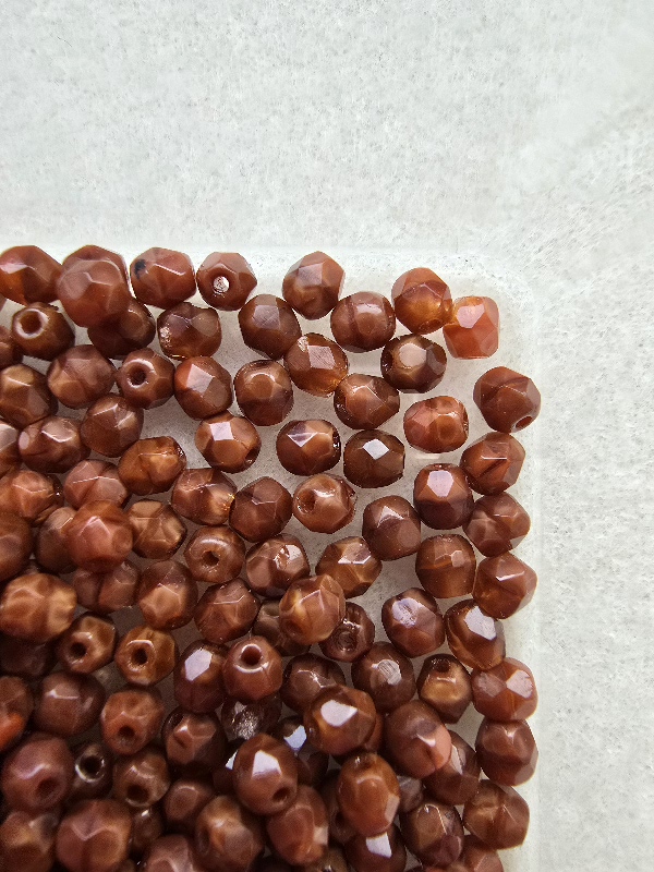 Cseh Csiszolt 4 mm 17612 Dark Caramel