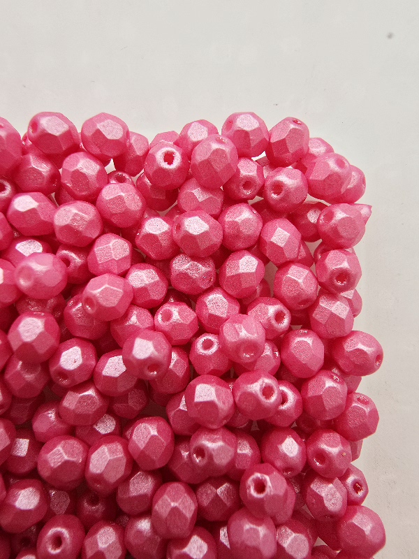 Cseh Csiszolt 4 mm 24004AL Pearl Shine - Pink