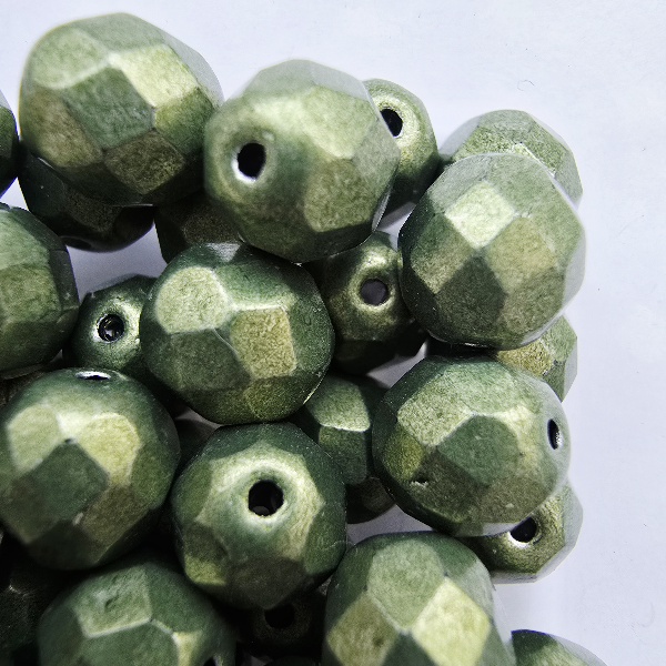 Gibigyongy.hu - Cseh Csiszolt 8 mm 08A06 Sueded Gold Fern