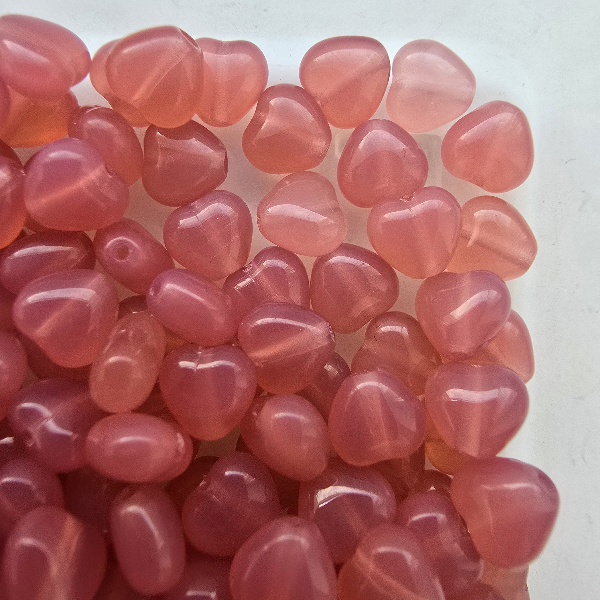 Gibigyongy.hu - Cseh préselt szív 6 mm 71010 Milky Pink