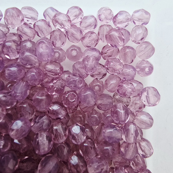 Gibigyongy.hu - Cseh Csiszolt 4 mm 71010PS Milky Purple