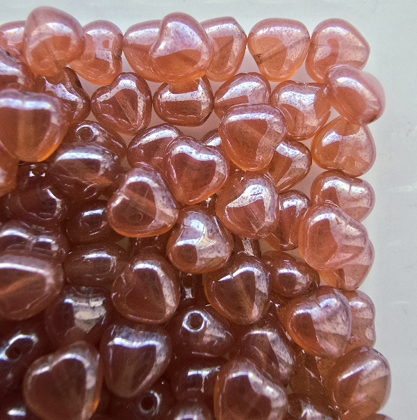 Gibigyongy.hu - Cseh préselt szív 6 mm L71010 Luster - Milky Pink