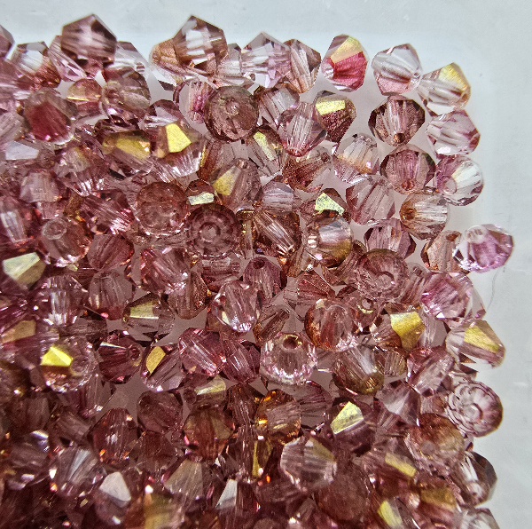 Gibigyongy.hu - M.C. Csiszolt kúpos 4 mm LP0030 Lustre - Transparent Topaz/Pink
