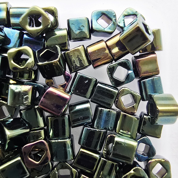 Gibigyongy.hu - TOHO cube 3 mm 84 Metallic Iris - Green/Brown