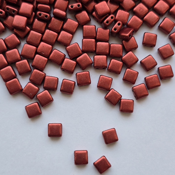 Gibigyongy.hu - Cseh TILE 6x6 mm 07B09 Saturated Metallic Cranberry