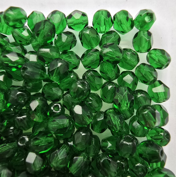 Cseh Csiszolt 4 mm 50140 Green Emerald
