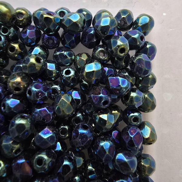 Cseh Csiszolt 4 mm 21455JT Iris - Green