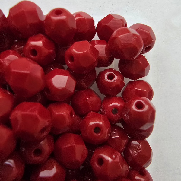 Gibigyongy.hu - Cseh Csiszolt 6 mm 93220 Opaque Dark Red