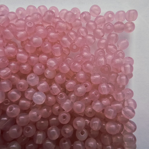 Préselt golyó 3 mm 71010 Milky Pink