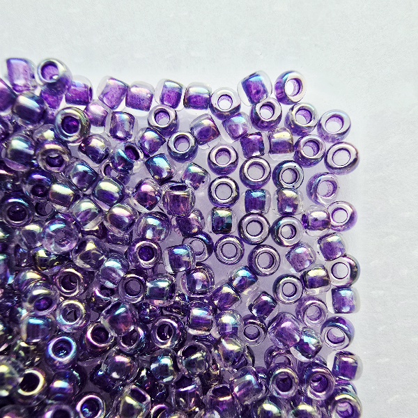 TOHO kása 8/0 774 Inside - Color Rainbow Crystal/Grape - Lined
