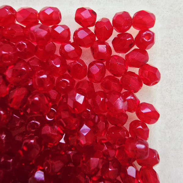 Gibigyongy.hu - Cseh Csiszolt 4 mm 90080 Siam Ruby