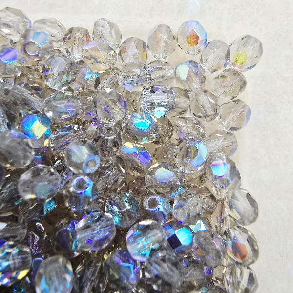 Gibigyongy.hu - Cseh Csiszolt 4 mm X40020 Black Diamond AB