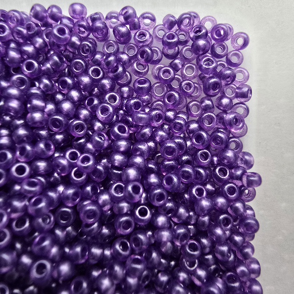 PRECIOSA kása 10/0 08328 Crystal violet terra pearl