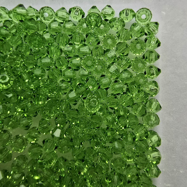 PRECIOSA bicone gyöngy 3 mm Peridot