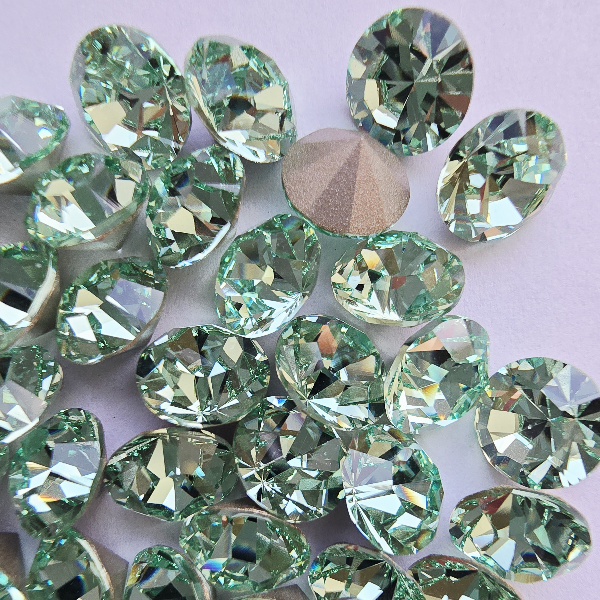 PRECIOSA Chaton SS39 Chrysolite DF