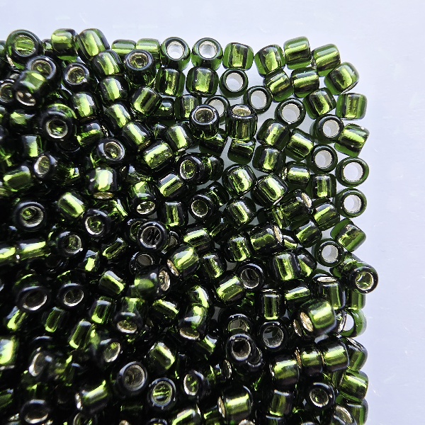 TOHO kása 8/0 37 Silver-Lined Olivine
