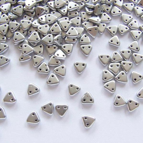 Gibigyongy.hu - Cseh Triangle Matte Metallic Silver 6 mm K0170