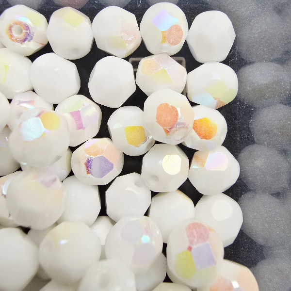 Cseh Csiszolt 6 mm X03000 Opaque White AB